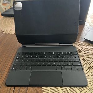 iPad Magic Keyboard 10.9-Apple